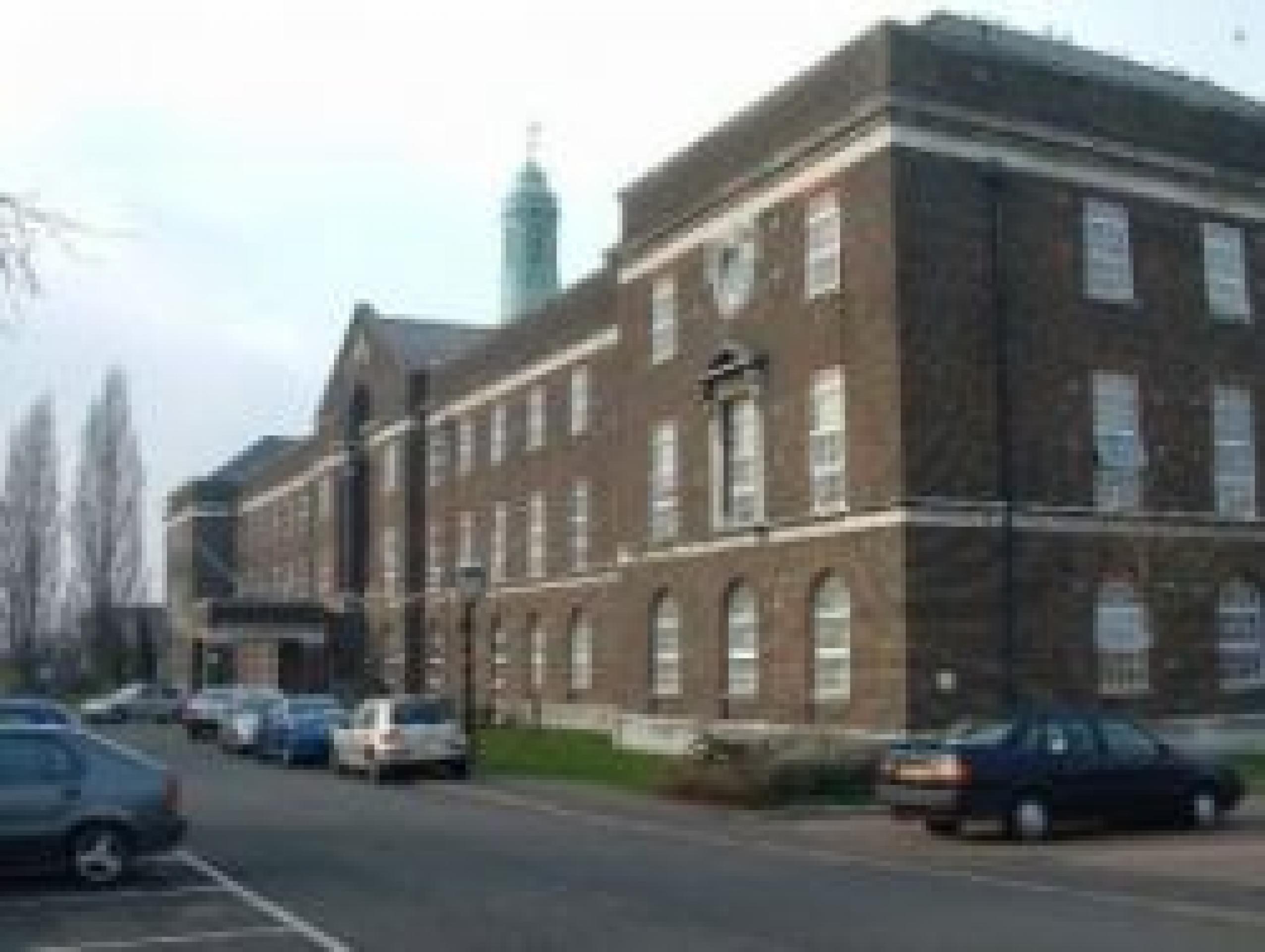 			2 Bedroom, 1 bath, 1 reception Flat			 Brook Rd, DOLLIS HILL NW2 NW10